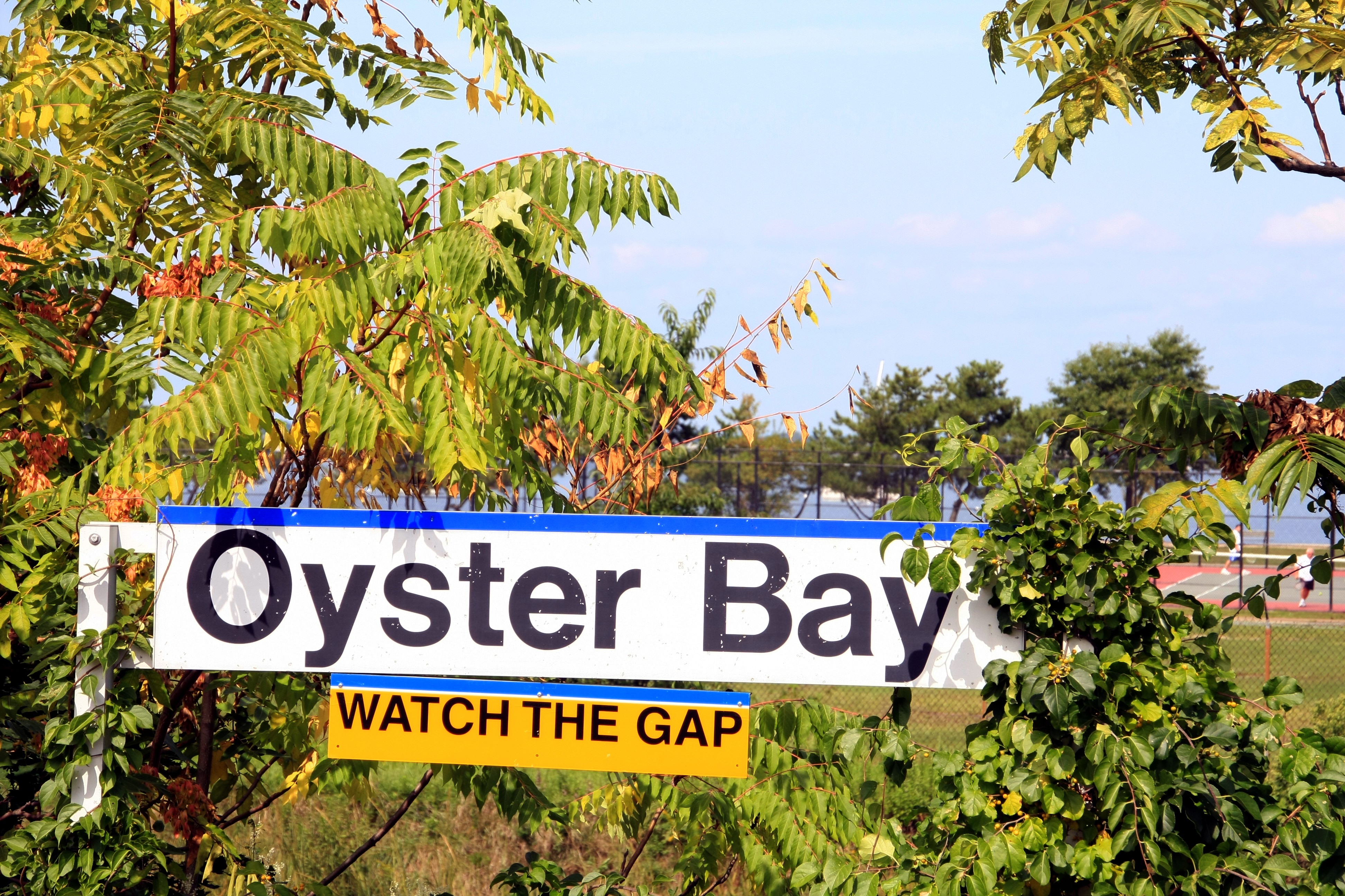 August 29: Buses Substitute for Morning Trains Between Oyster Bay and Locust Valley