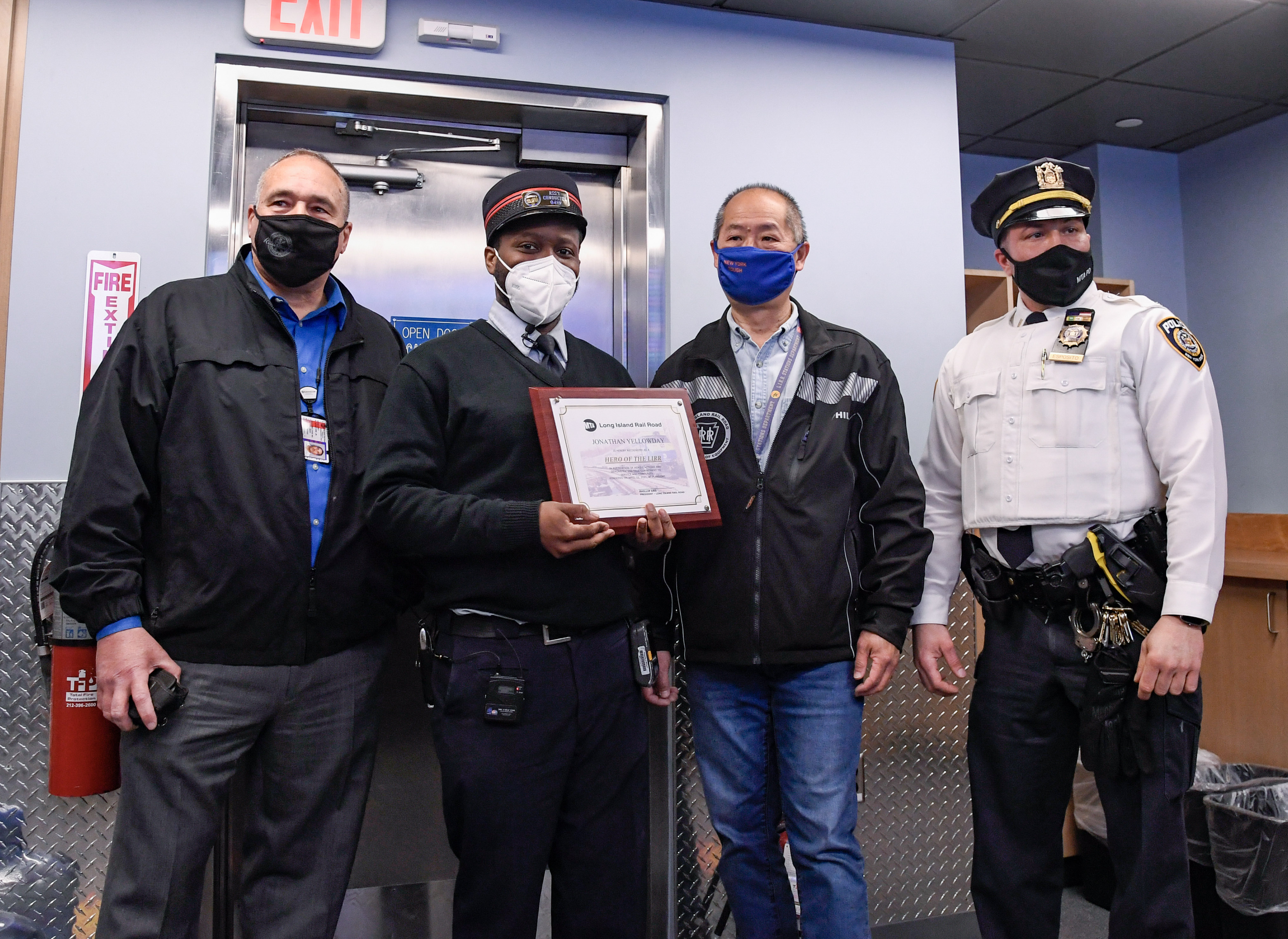 lirr-conductor-reunites-customer-with-107k-worth-of-missing-jewelry-left-on-train-mta