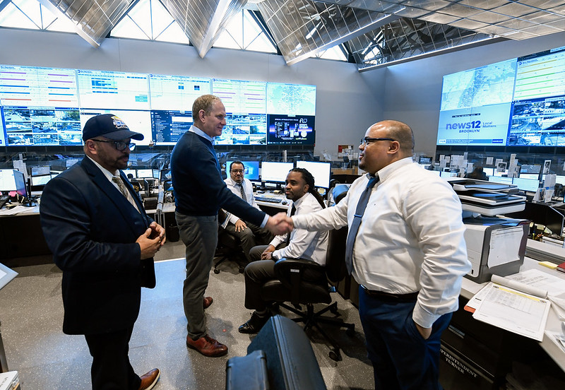 PHOTOS: MTA Chair Lieber Tours New State-of-the-Art Bus Command Center