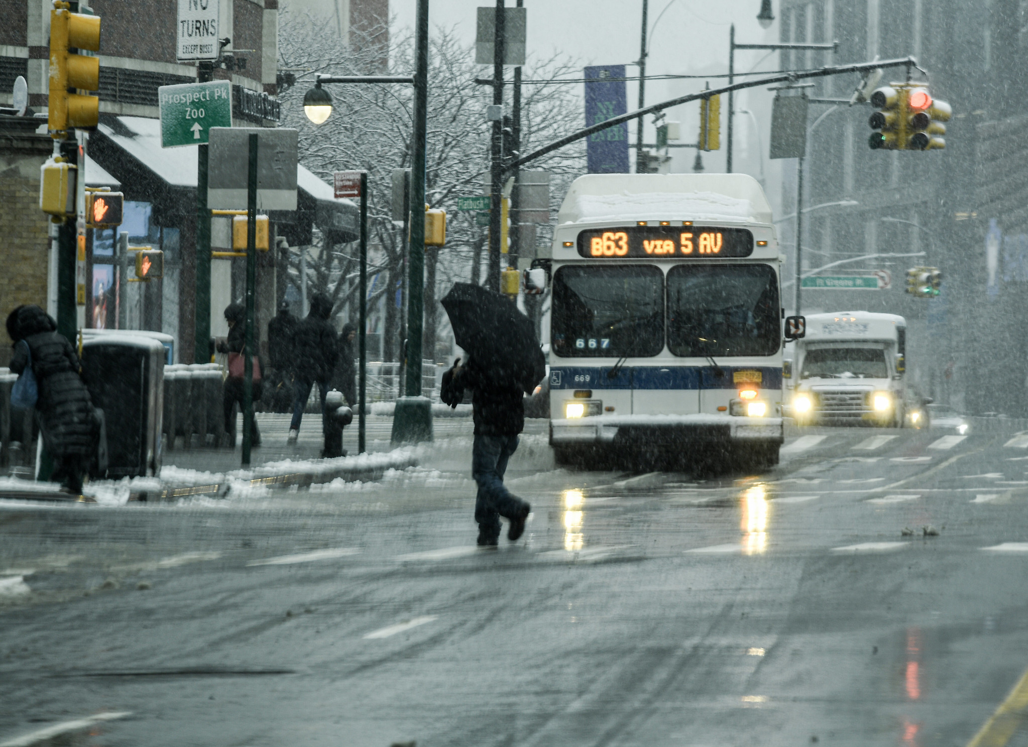 A B63 bus in the snow